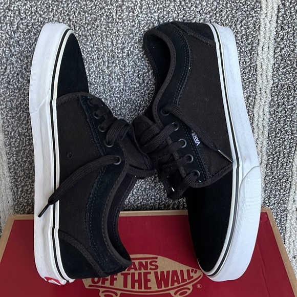 Vans Chukka Low Suede Black/True White WMNS - Picture 12 of 16